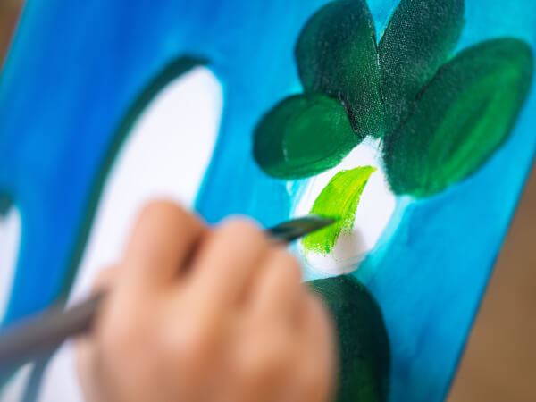 5 Reasons Wine and Paint Workshops Are Trending