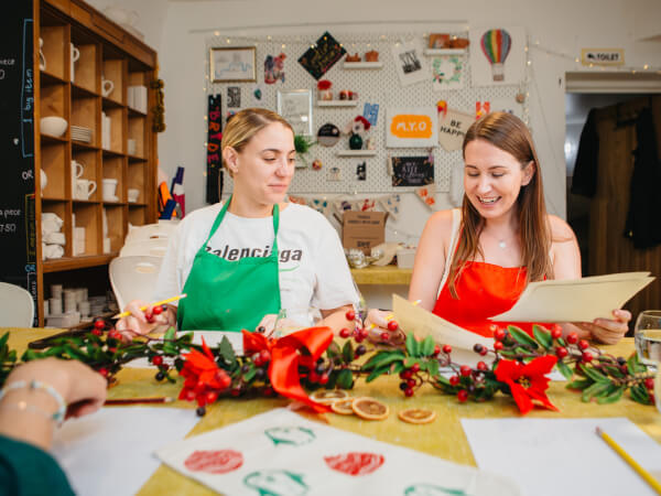 21+ Coolest Christmas Presents for Her in Australia