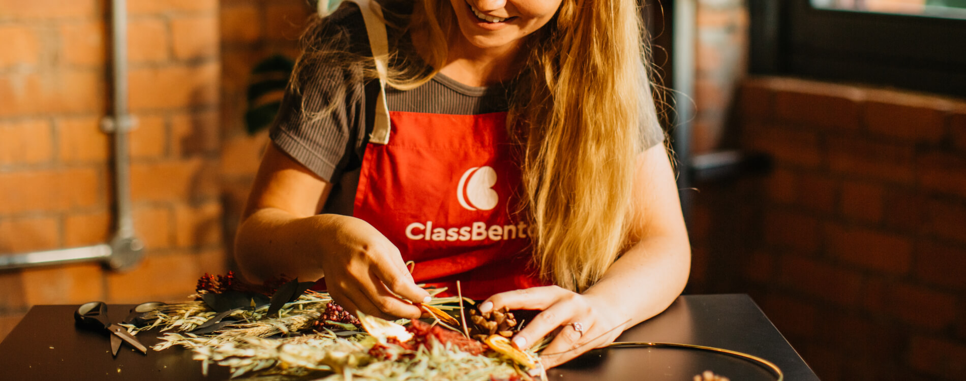 Fun and Festive Gift Experiences for Women ClassBento