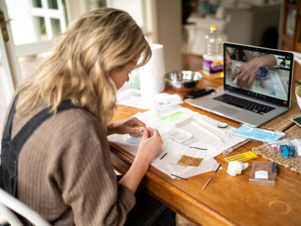 How to Build Better Boundaries If You WFH