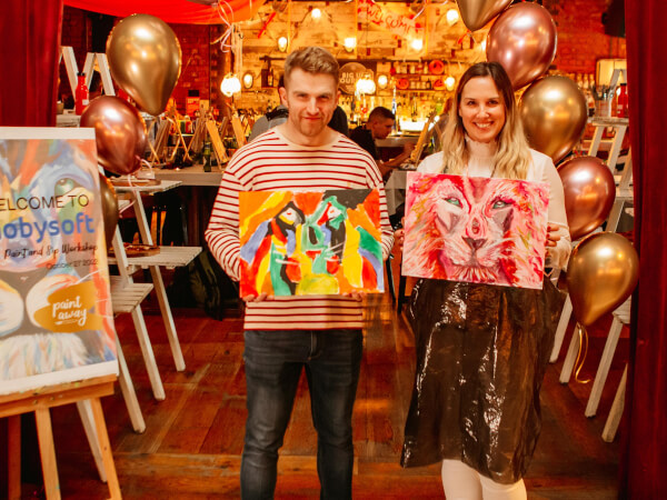 13 Thoughtful Wedding Gifts for Couples Without a Registry