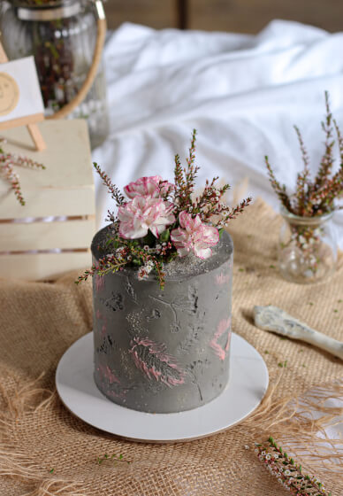 Cake Decorating Workshop: Fun with Flowers