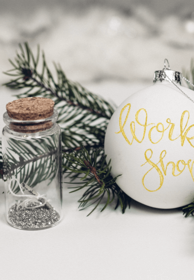 Christmas Calligraphy Class: Hand-lettered Baubles