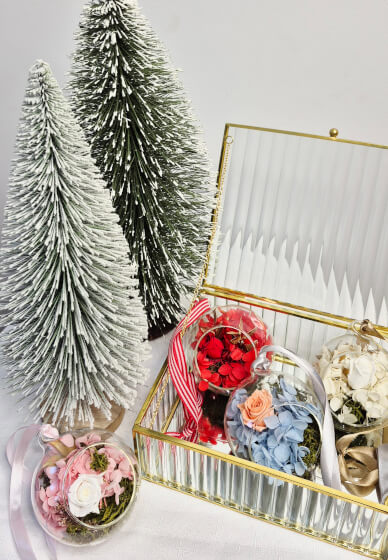 Christmas Preserved Flower Bauble Workshop