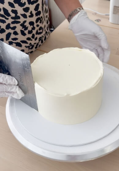 Covering Cake with Buttercream Frosting Class