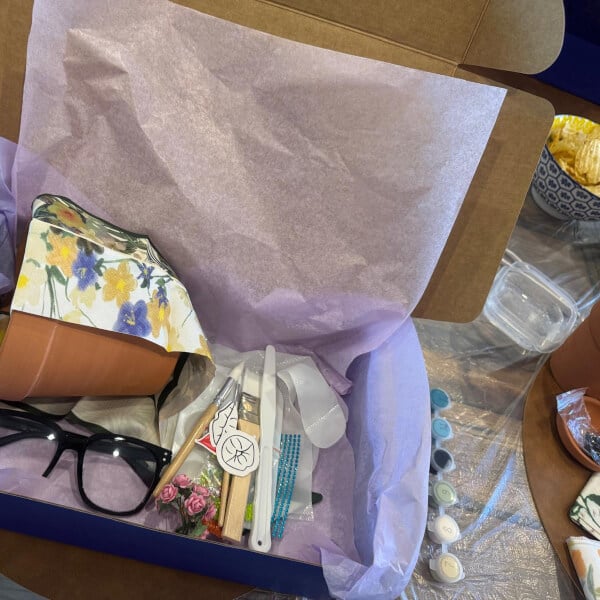 Craft Diversions Group Crafting