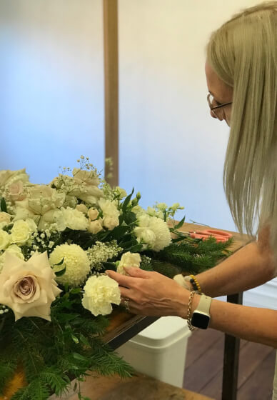Creative Table Scape Garland, Candles and Flowers Workshop