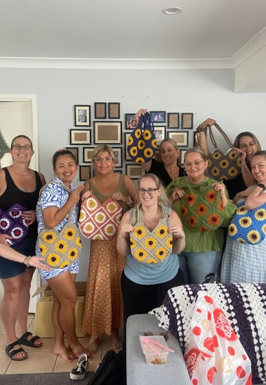 Crochet Course: Make a Sunflower Granny Square Bag