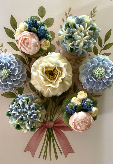 Cupcake Decorating Class: Flower Bouquet Box