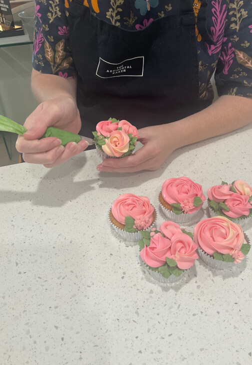 Cupcake Decorating Class: Mothers Day Gift Box
