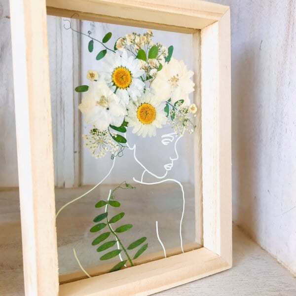 DIY Pressed Flower Art Frame