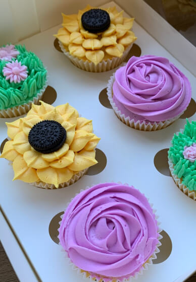 Fabulous Flower Cupcake Decorating Class