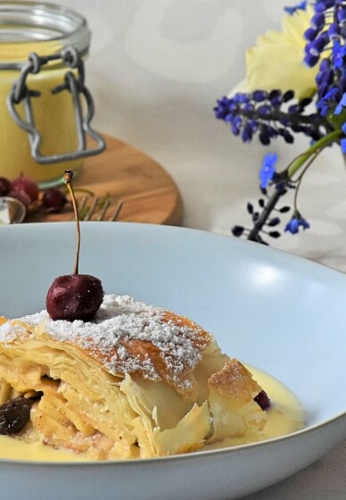 Festive Christmas Strudel Baking Class: Two Delicious Ways