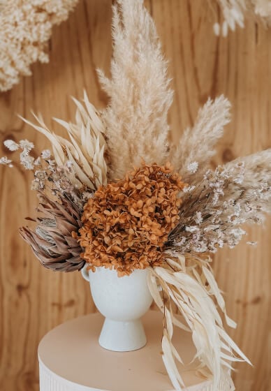 Floristry Workshop: Dried Flower Arrangement in an Urn