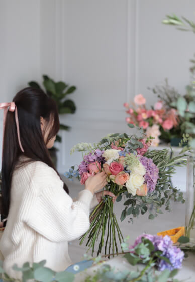 Flower Arrangement Workshop: Hand Tied Bouquet