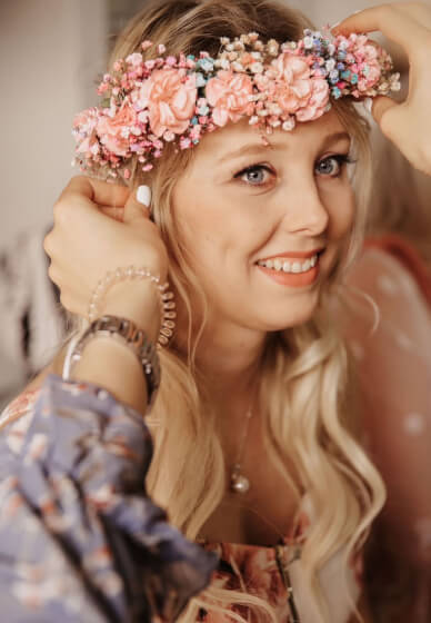 Flower Crown Workshop: Queens Get Crowned