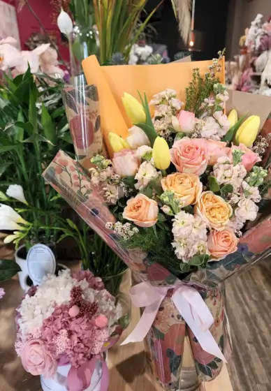Hand-Tied Flower Bouquet Workshop