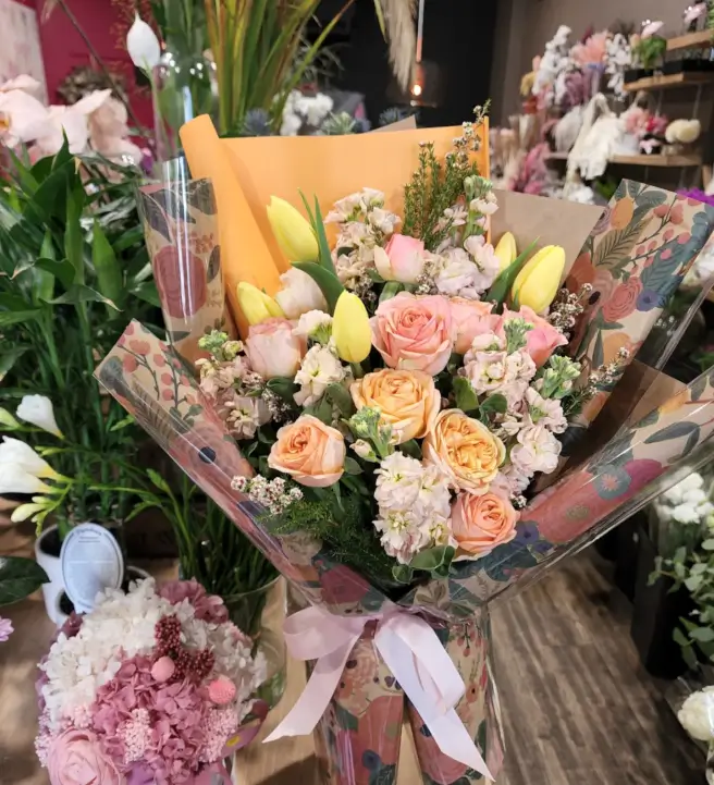 Hand-Tied Flower Bouquet Workshop