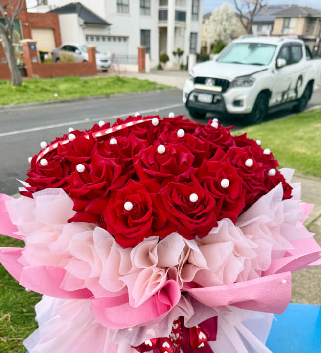 Beginner's Class: Create a Stunning 30-Rose Bouquet