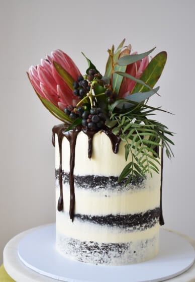 Learn to Decorate Semi-naked Flower Cakes at Home