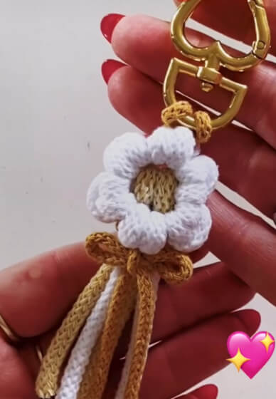 Macrame Daisy Keychain Workshop