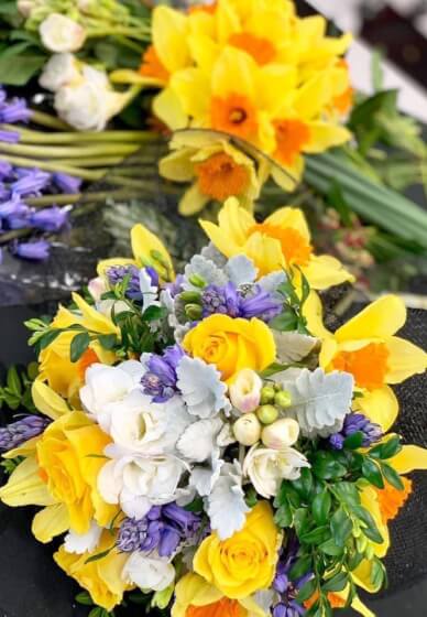 Make a Colourful Posy Flower Arrangement