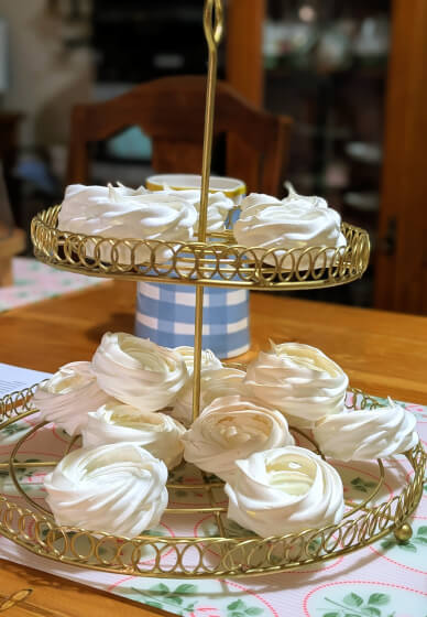 Mini Pavlova Baking Class at Night