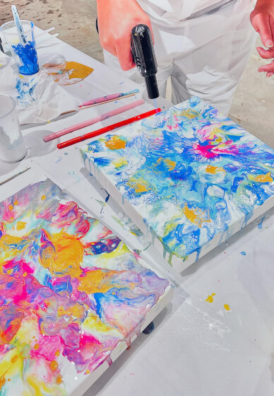 Mobile Paint Pouring Class