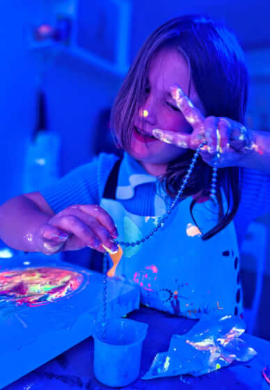 Mobile UV Light Glow in the Dark Fluid Art Class for Kids