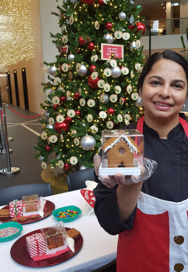Mummy and Me Gingerbread Decorating Class with High Tea