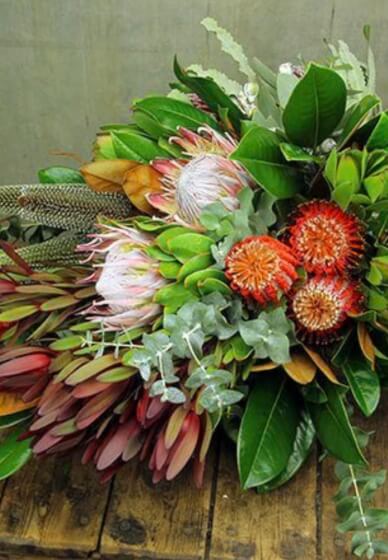 Native Flower Hand Tie Arrangement Experience