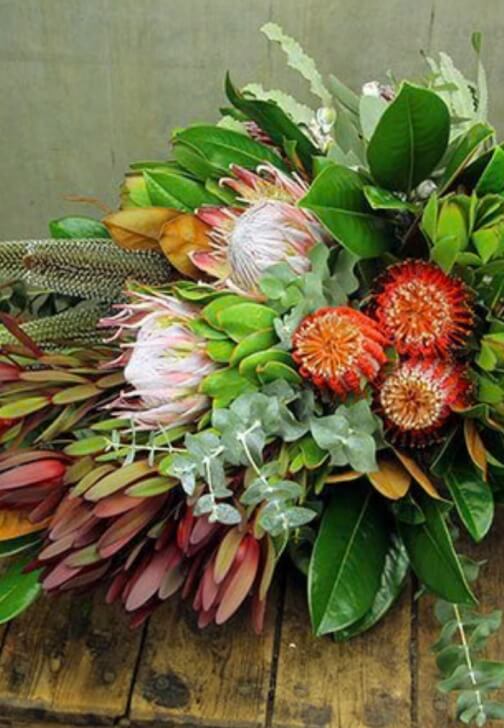 Native Flower Hand Tie Arrangement Experience