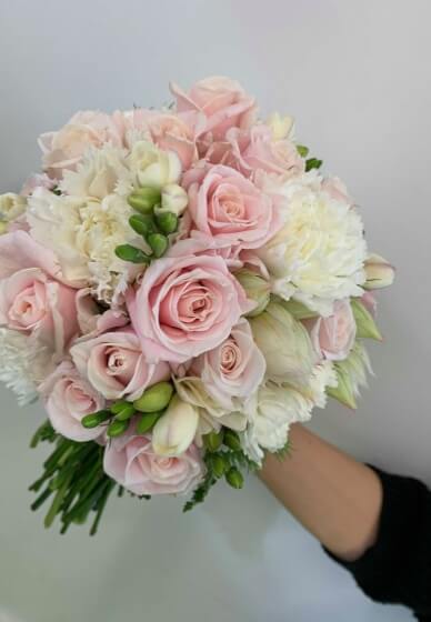 Natural Stemmed Bridal Bouquet Floristry Workshop