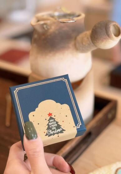 Palm and Stone – Christmas Hand-Crushed Herbal Tea Experience