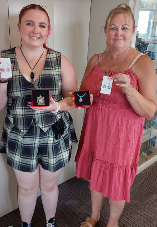Resin Class: Create Your Own Jewellery