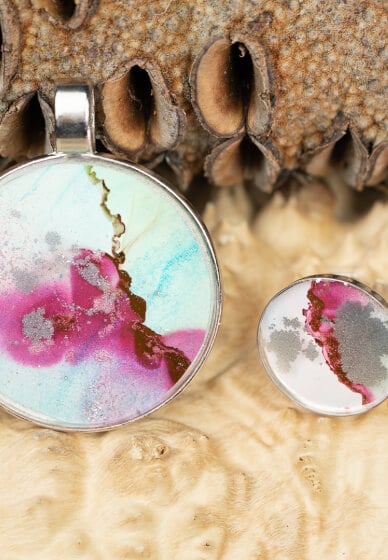 Resin Jewellery Design and Embedding Class