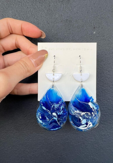 How to make resin jewelry - Gathered
