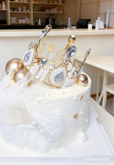 Royal Elegance Crown Cake Workshop