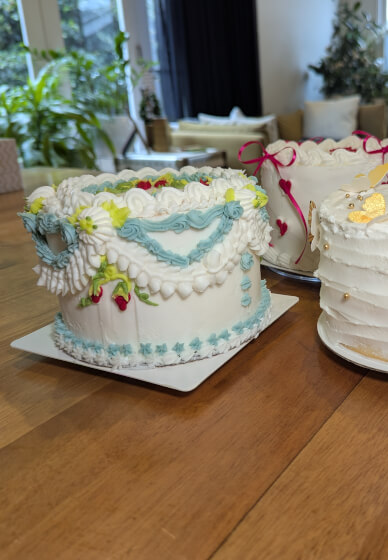 Cake Stacking and Buttercream Decorating Workshop