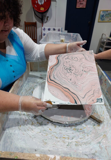Abstract Acrylic Pouring Class – Ring Pour Art Experience