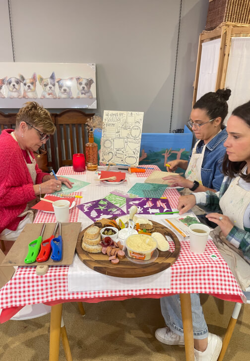 Acrylic Pour Painting and Sip Workshop: Home Decor