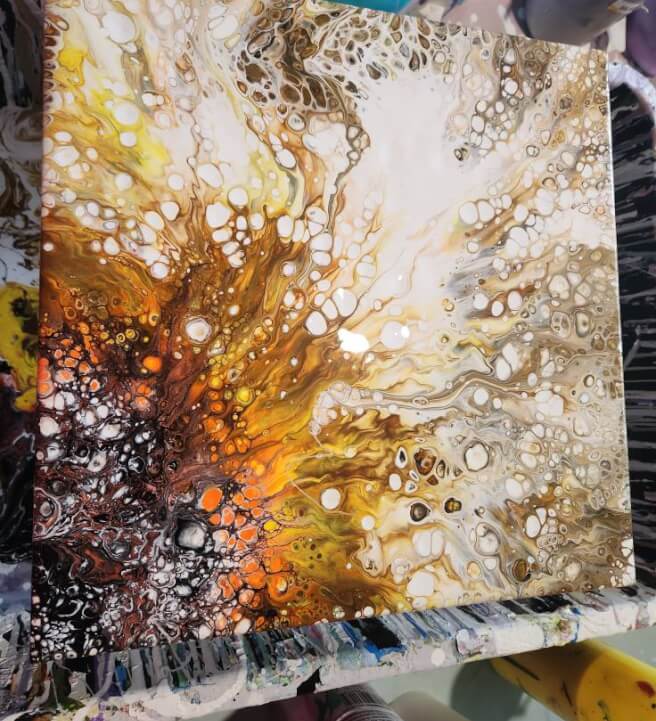 Acrylic Pouring Workshop: Flip Cup Pour / Silicone / Balloon Kiss
