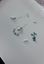 Beaded Jewellery Making Class with Pearls and Gemstones