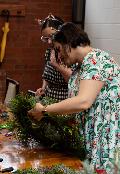 Build a Fresh Christmas Wreath Workshop