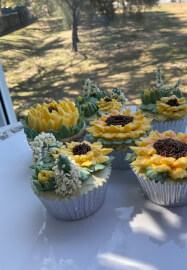 Buttercream Cupcake Decorating Class: Sunflowers