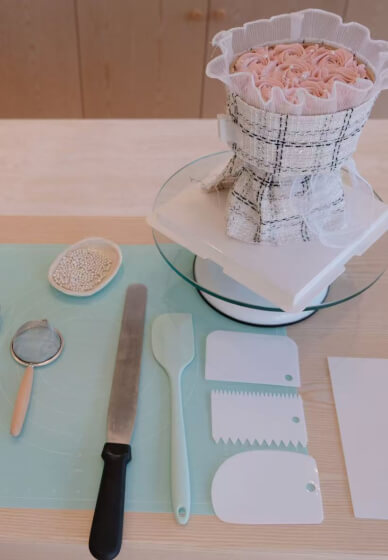 Buttercream Floral Cake Decorating Class