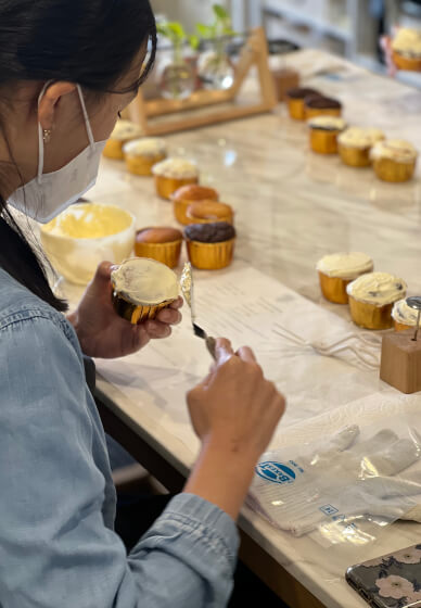 Cake Decorating Class: Buttercream Flowers