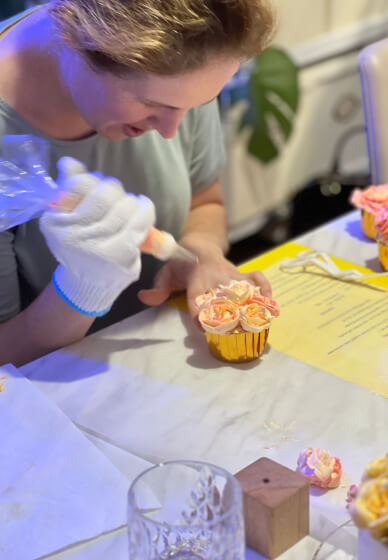 Cake Decorating Class: Buttercream Flowers