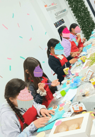 Cake Decorating Workshop for Kids