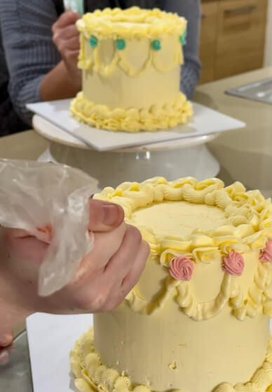 Cake Decorating Workshop: Lambeth Method